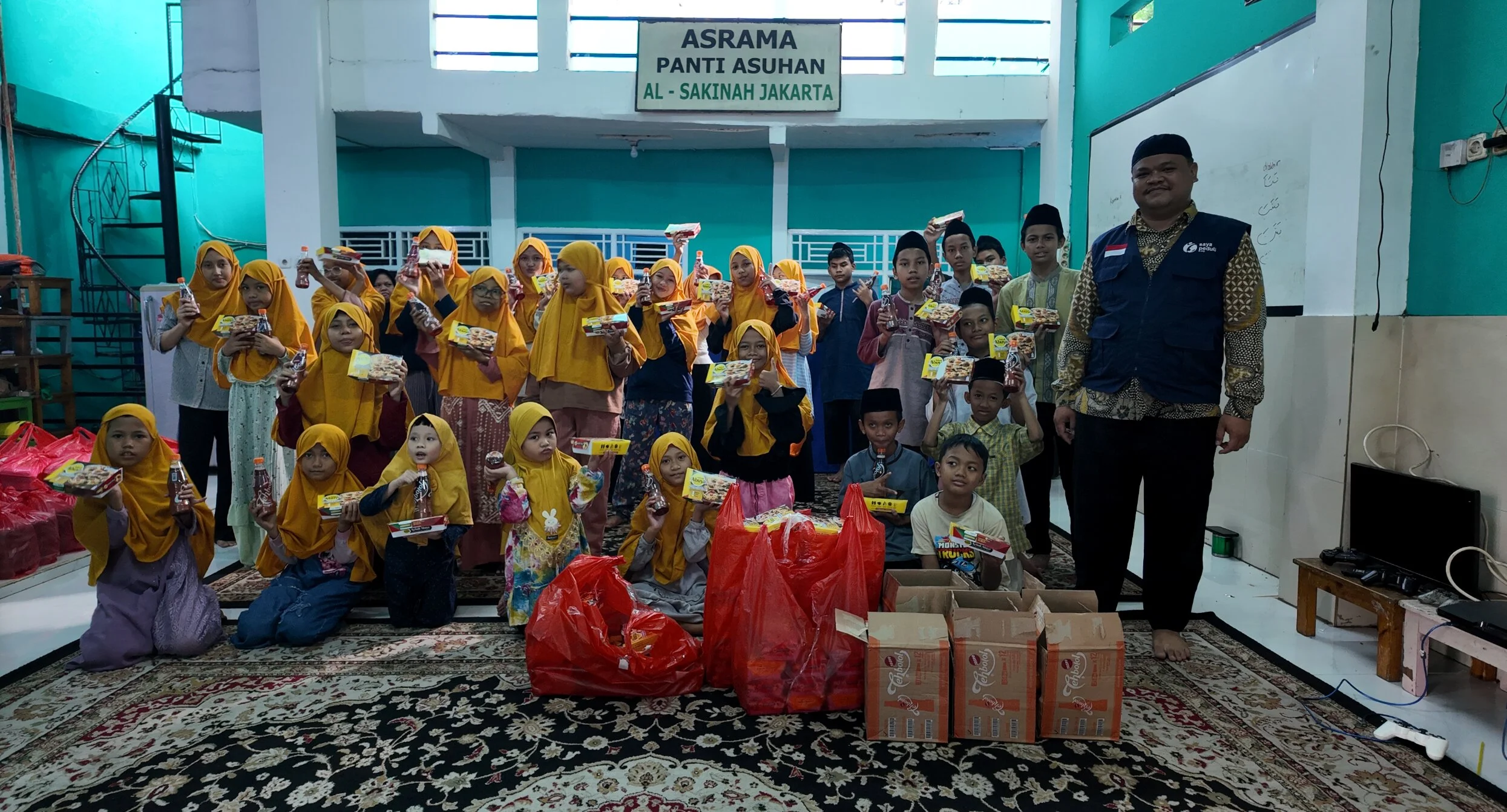 Foto 15 dari album Berbagi Nasi Kotak Panti Asuhan 2025